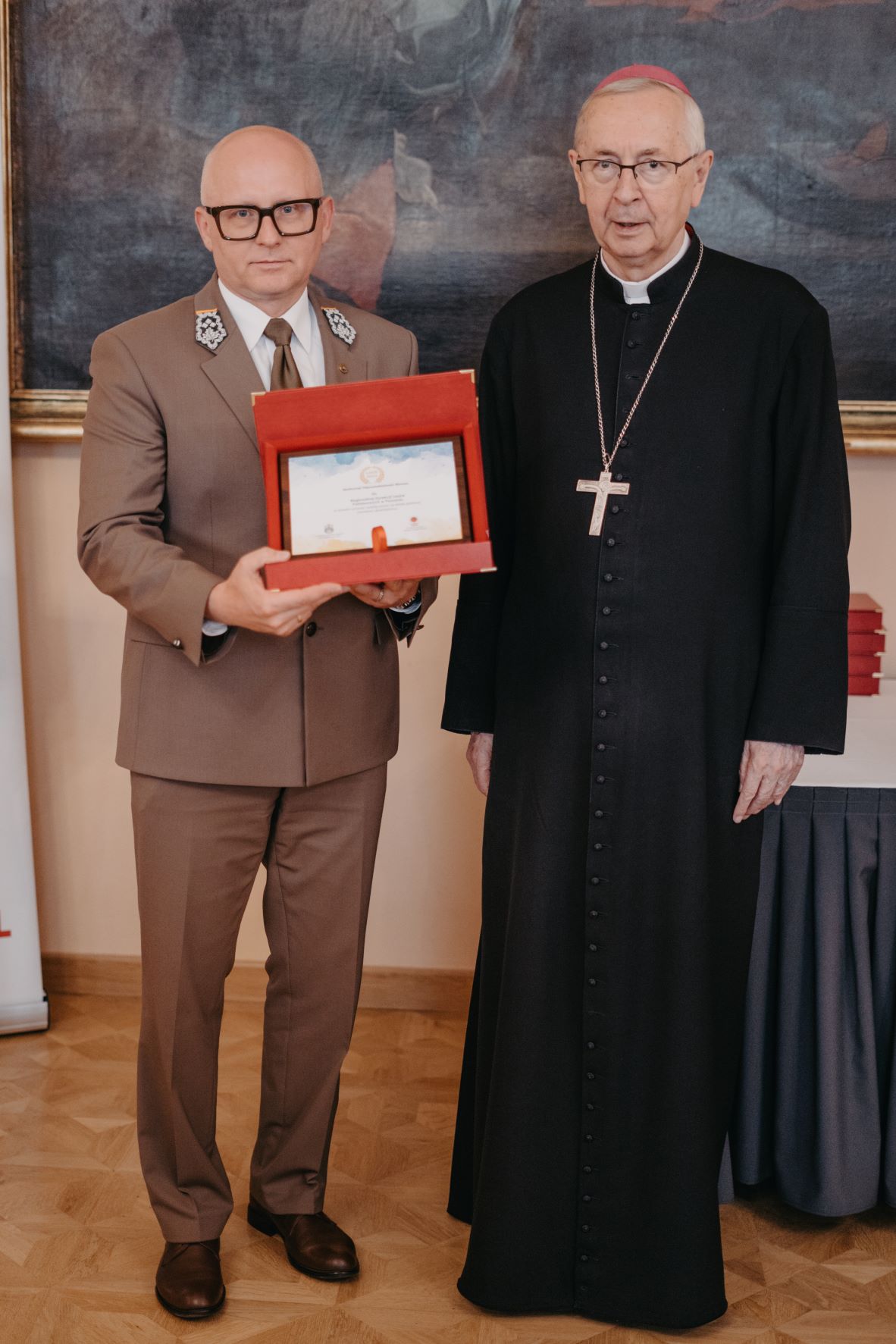 Na fotografii dyrektor Regionalnej Dyrekcji Lasów Państwowych w Poznaniu Andrzej Konieczny oraz ksiądz Arcybiskup Stanisław Gądecki. Fot. Archiwum Caritas Poznań  