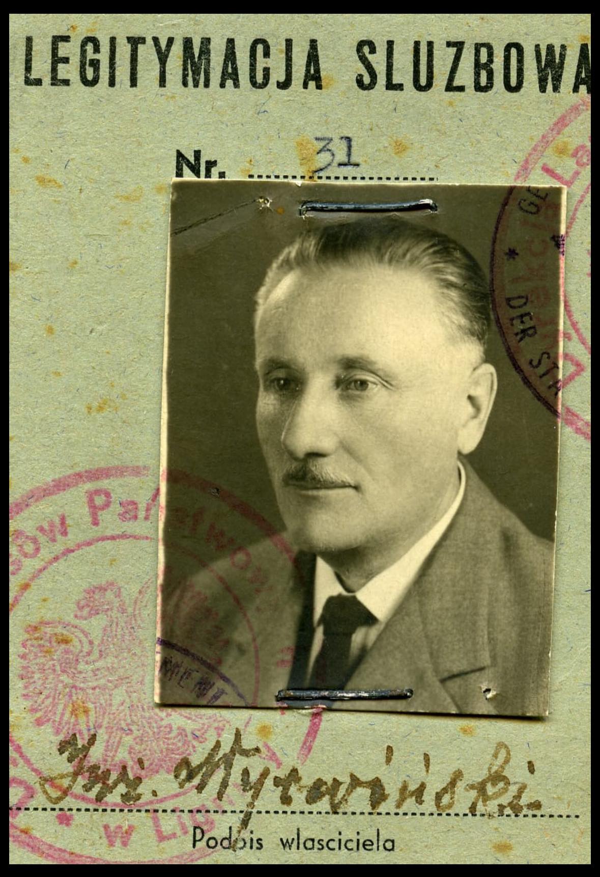 Zdjęcie przedstawia fragment legitymacji służbowej z fotografią Stanisława Wyrwińskiego. Fot. dzięki uprzejmości dr. Jerzego Dudy
